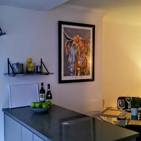 Cocoa River - Quiet City Centre, Close To The Shambles, On The River, Two Bed, Two Bath, Allocated Parking York