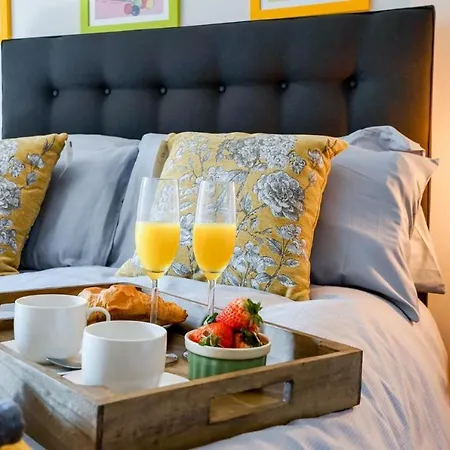 Cocoa River - Quiet City Centre, Close To The Shambles, On The River, Two Bed, Two Bath, Allocated Parking Lägenhet York