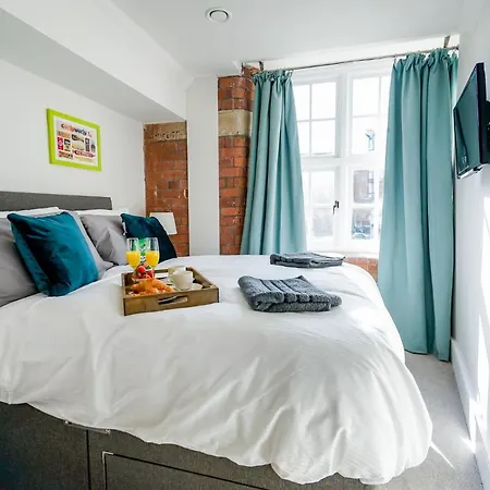 Cocoa River - Quiet City Centre, Close To The Shambles, On The River, Two Bed, Two Bath, Allocated Parking * York