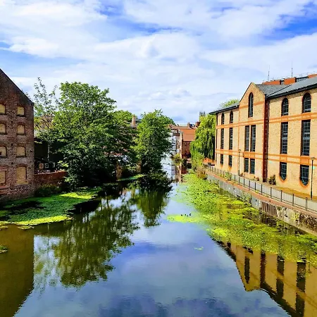 Cocoa River - Quiet Centre, Close To The Shambles, On The River, Two Bed, Two Bath, Allocated Parking Apartment *