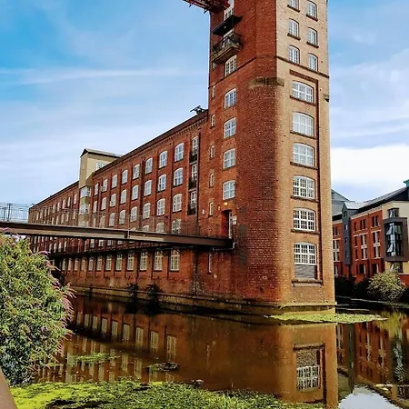 Daire Cocoa River - Quiet City Centre, Close To The Shambles, On The River, Two Bed, Two Bath, Allocated Parking *