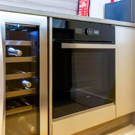 Apartment Cocoa River - Quiet Centre, Close To The Shambles, On The River, Two Bed, Two Bath, Allocated Parking