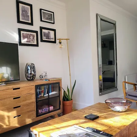 Cocoa River - Quiet Centre, Close To The Shambles, On The River, Two Bed, Two Bath, Allocated Parking Apartment *