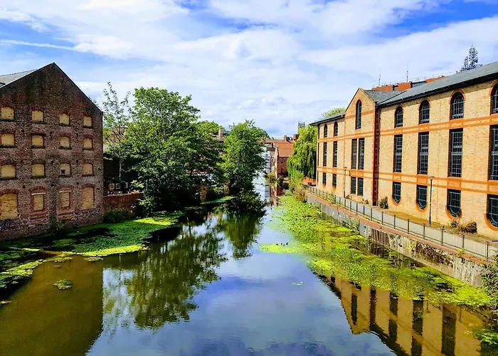 Cocoa River - Quiet Centre, Close To The Shambles, On The River, Two Bed, Two Bath, Allocated Parking Apartament *