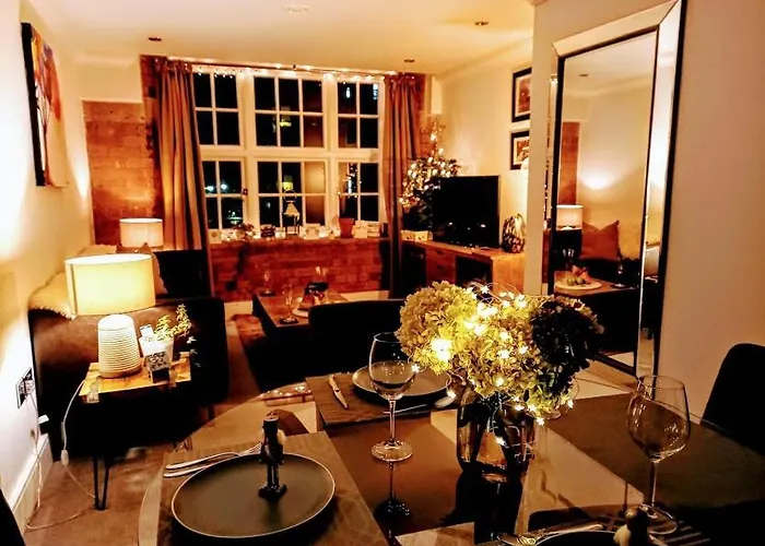 Cocoa River - Quiet Centre, Close To The Shambles, On The River, Two Bed, Two Bath, Allocated Parking *