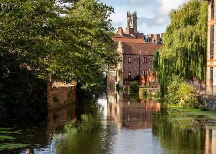 Cocoa River - Quiet Centre, Close To The Shambles, On The River, Two Bed, Two Bath, Allocated Parking York