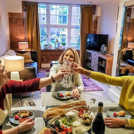 Cocoa River - Quiet City Centre, Close To The Shambles, On The River, Two Bed, Two Bath, Allocated Parking Apartamento York